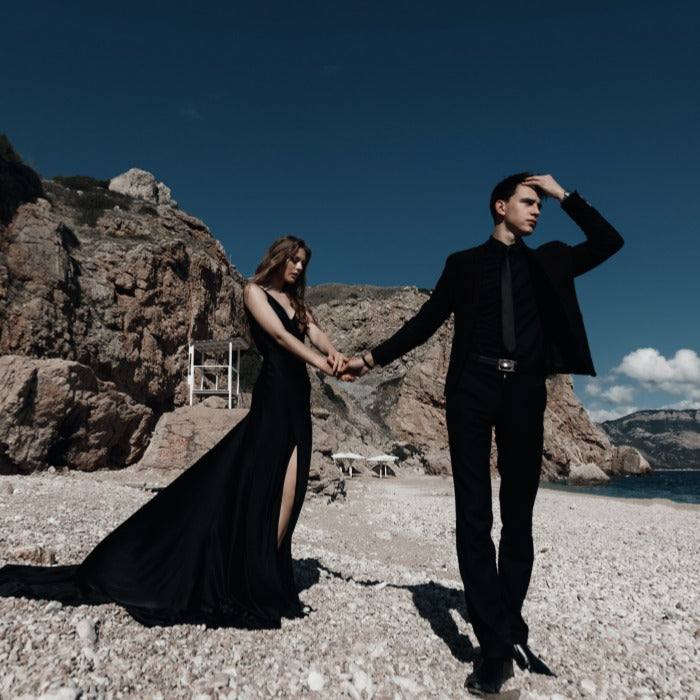 17 All Black Wedding Ideas for Modern Couples