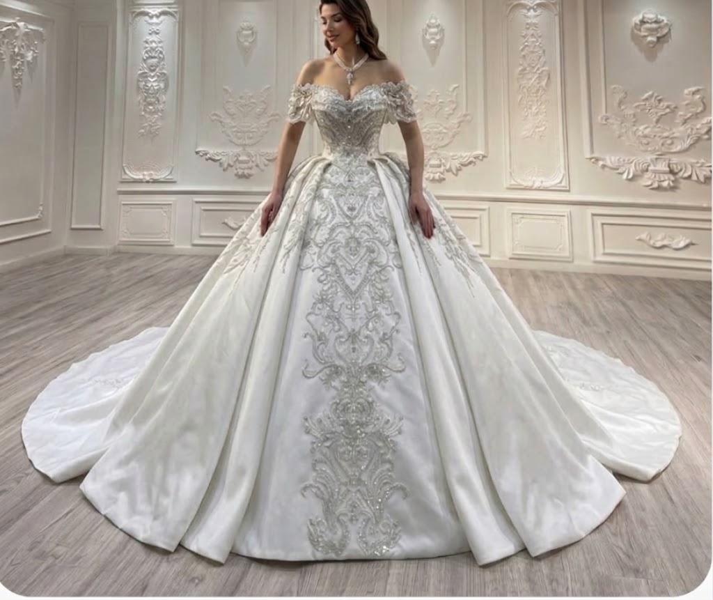 ChicSew Luxurious V-Neck Ball Gown Wedding Dress