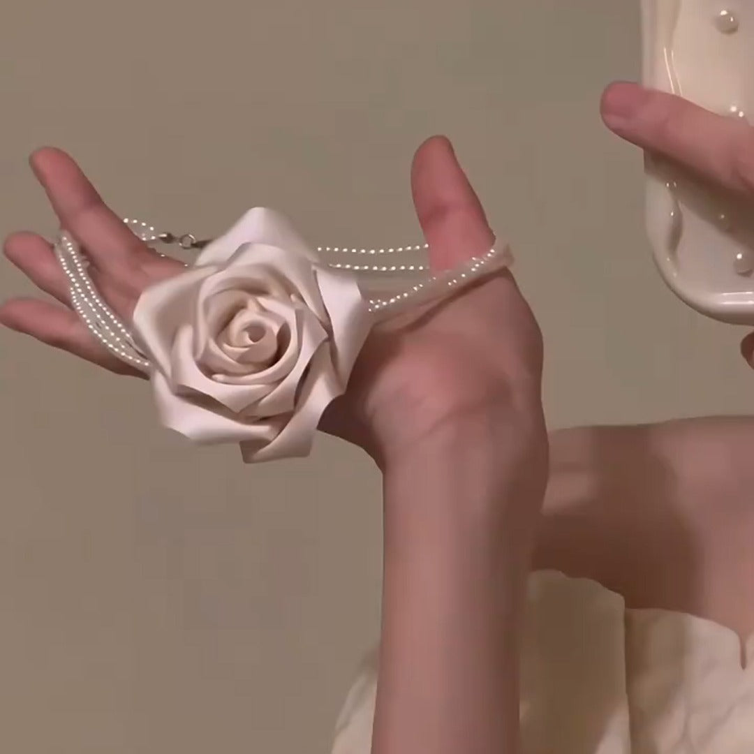 Retro Three-dimensional Rose Pearl Choker Necklace Flowers French Temperament Clavicle Chain CN03