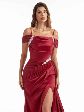 Vestido de dama de honor largo único de satén suave de sirena con un hombro y abertura lateral sexy para boda