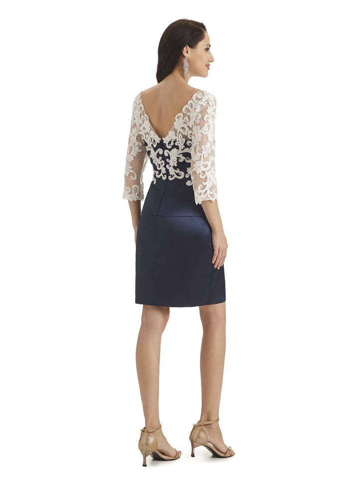 Elegant Long Sleeves Lace Short Petite Mother of The Bride Dresses