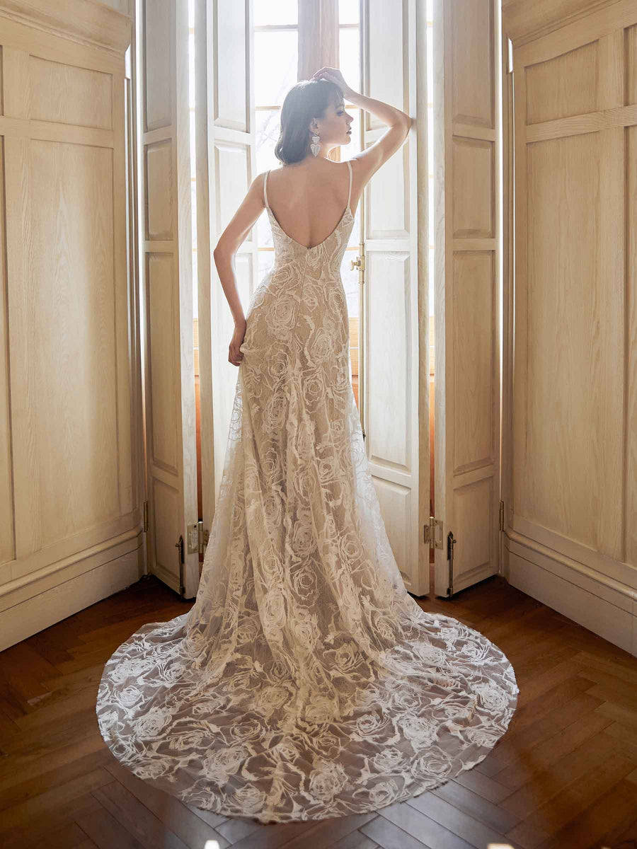 Elegant Mermaid V-neck Spaghetti Straps Backless Maxi Long Lace Wedding Dresses Online