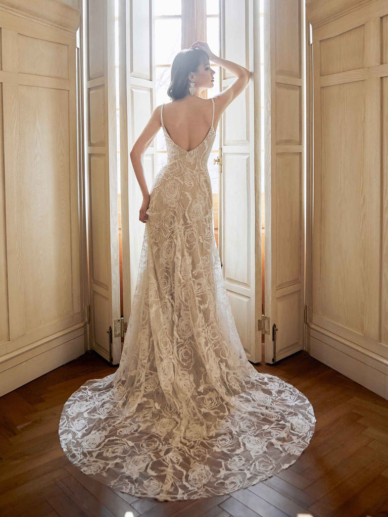 Elegant Mermaid V-neck Spaghetti Straps Backless Maxi Long Lace Wedding Dresses Online - ChicSew Elegant Mermaid V-neck Spaghetti Straps Backless Maxi Long Lace Wedding Dresses Online - ChicSew