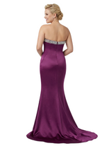 Stylish Strapless Sweetheart Satin Mother of The Bride Dress Floor-Length Mermaid Gown Beading Glamorous Wedding Formal Wear