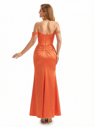 Sexy Off The Shoulder Lace Applique Mermaid Ruched Satin Long Formal Dresses With Boning Side Slit