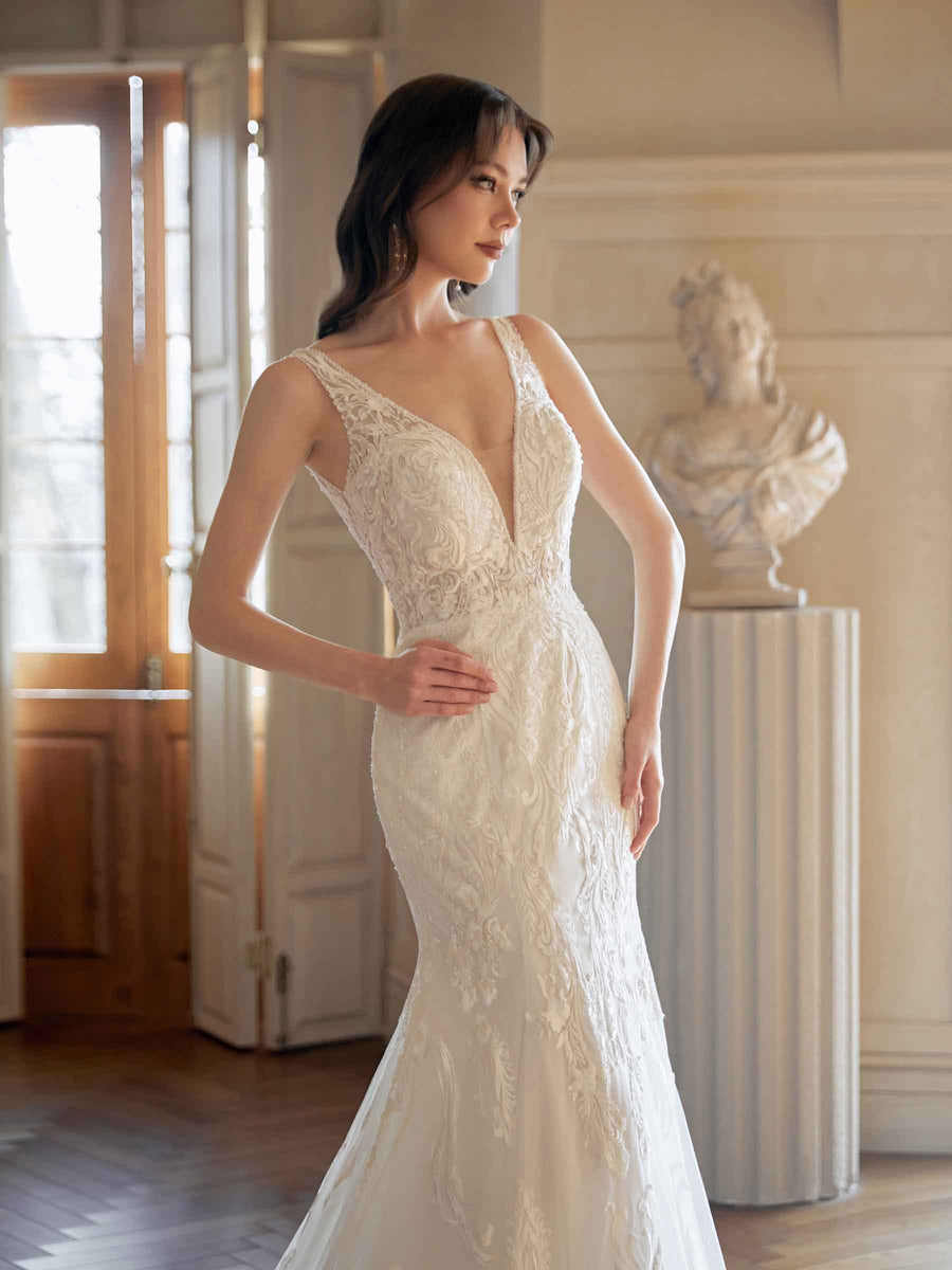 Sexy Mermaid Open Back V-neck Maxi Long Lace Wedding Dresses Online