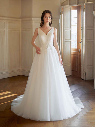 Elegant Open Back V-neck A-line Maxi Long Wedding Dresses Online