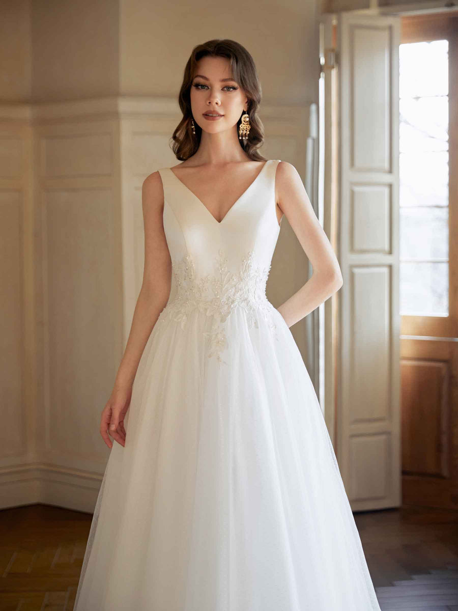 Elegant Open Back V-neck A-line Maxi Long Wedding Dresses Online