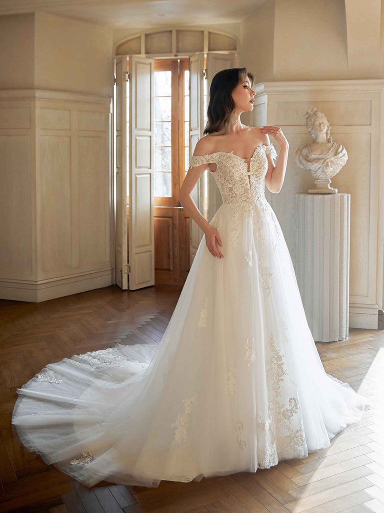 Elegant Off The Shoulder A-line Maxi Long Lace Wedding Dresses Online