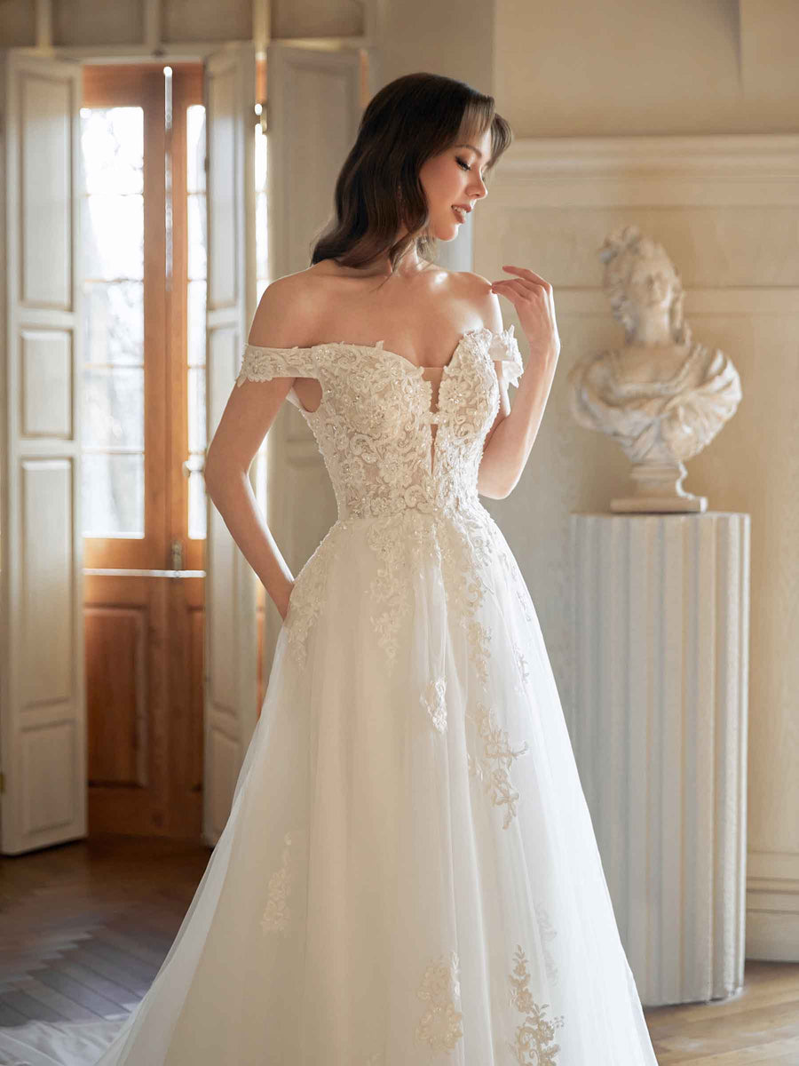 Elegant Off The Shoulder A-line Maxi Long Lace Wedding Dresses Online