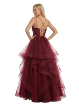 Elegant Lace Beaded Spaghetti Straps Ball Gown Long Prom Dresses