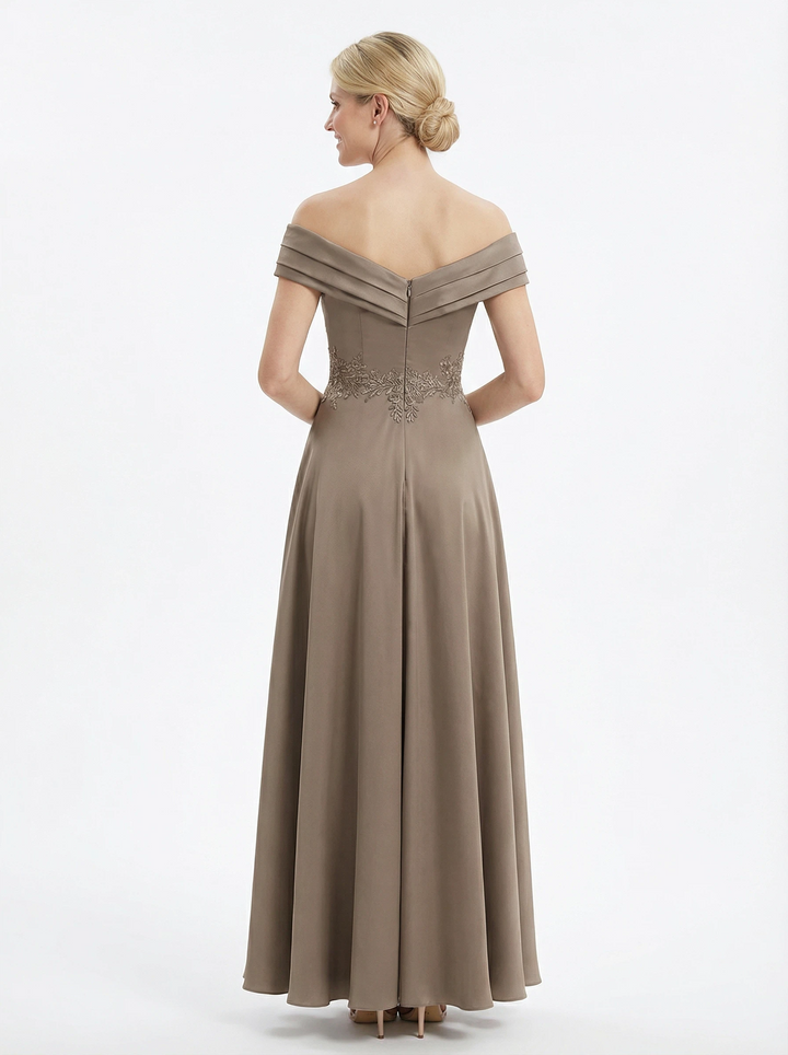 Elegant Long Sleeves Off Shoulder Lace Appliques A-Line Satin Mother of the Groom Evening Dress
