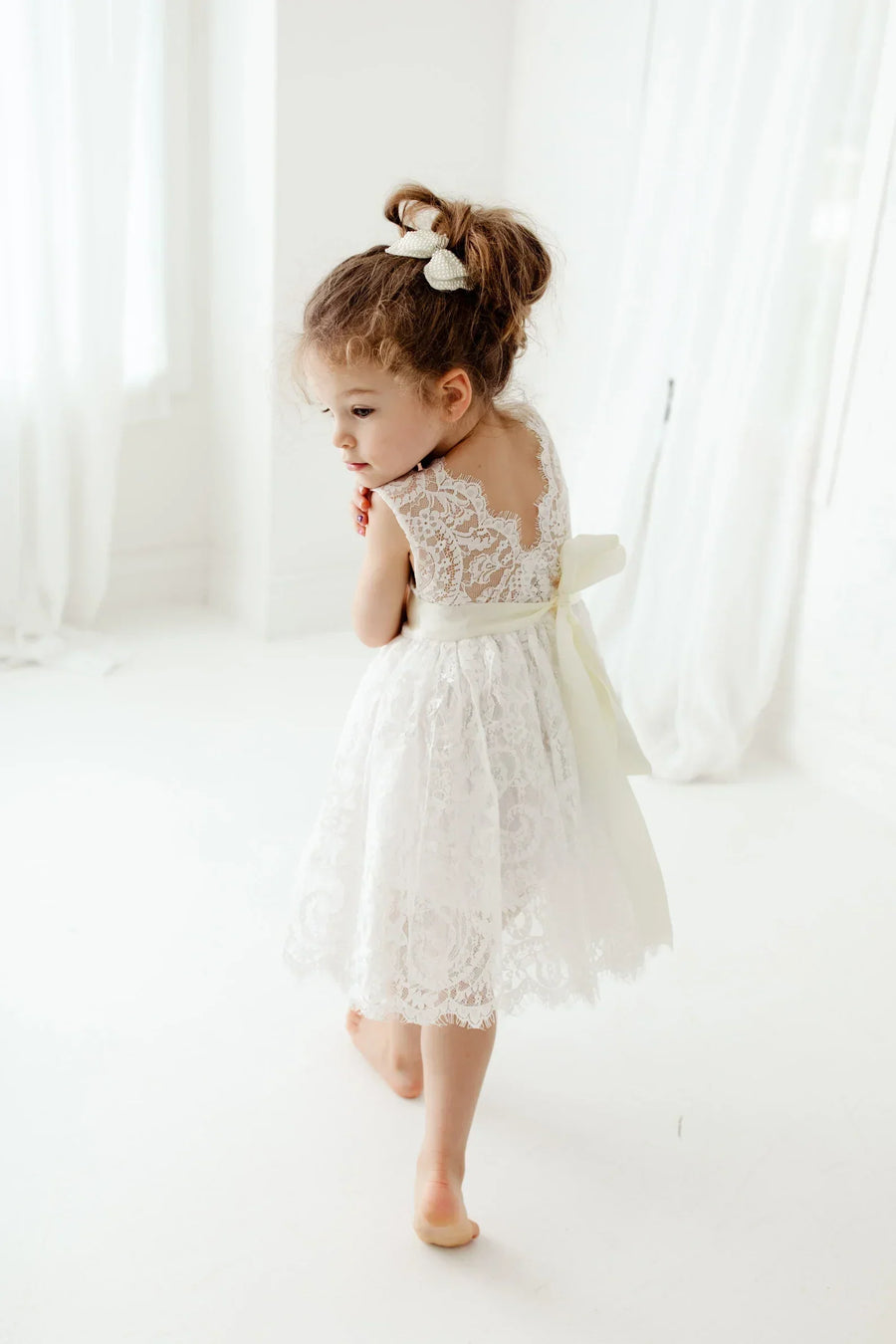 Chic White Ball Gown Flower Girl Dresses Sheer Neck Lace kid Lace Long Sleeve Toddler girls