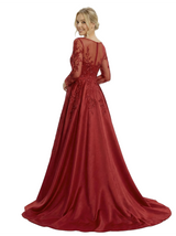 Elegant V-Neck Long Sleeve Formal Gown Lace Satin Mermaid Floor Length Prom Dress Overskirt