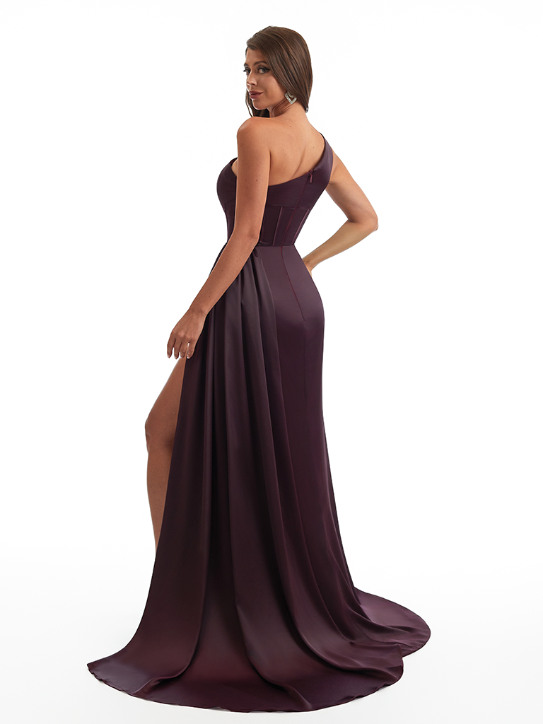 Sexy One Shoulder Side Slit Mermaid Satin Ruched Long Bridesmaid Dresses With Bonings
