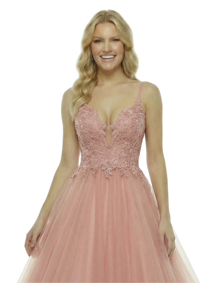 ChicSew Elegant V-Neck Ball Gown Prom Dress Lace Tulle Fabric A-Line Long Formal Evening Gown