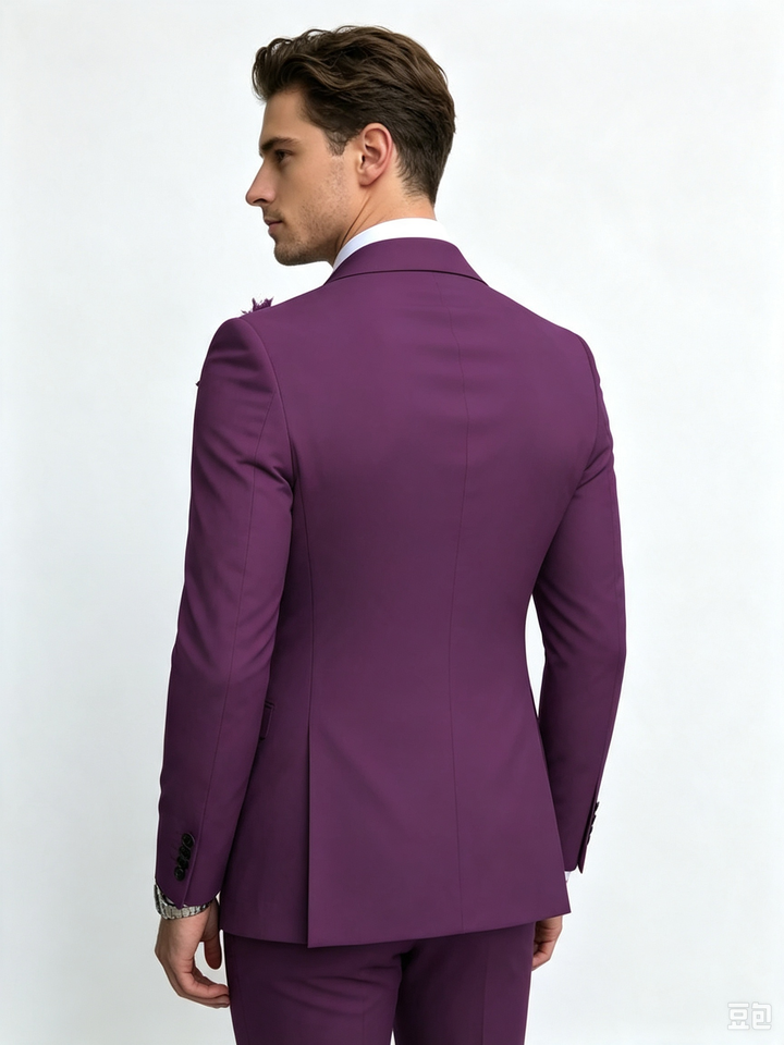 Classic 2 Piece Grape Men's Suit with Regular Fit and Sophisticated Peak Lapel