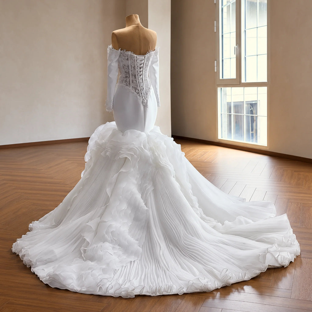 ChicSew Luxurious Boning Ball Gown Wedding Dress With Lace Applique