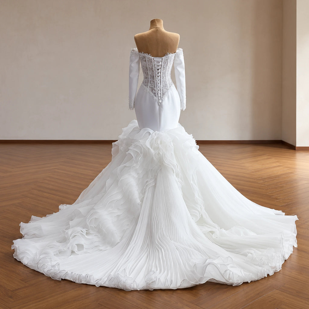 ChicSew Luxurious Boning Ball Gown Wedding Dress With Lace Applique