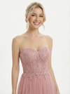 Graceful Lace Applique Strapless Tulle Ball Gown Classy Sweetheart Neck Formal Gown