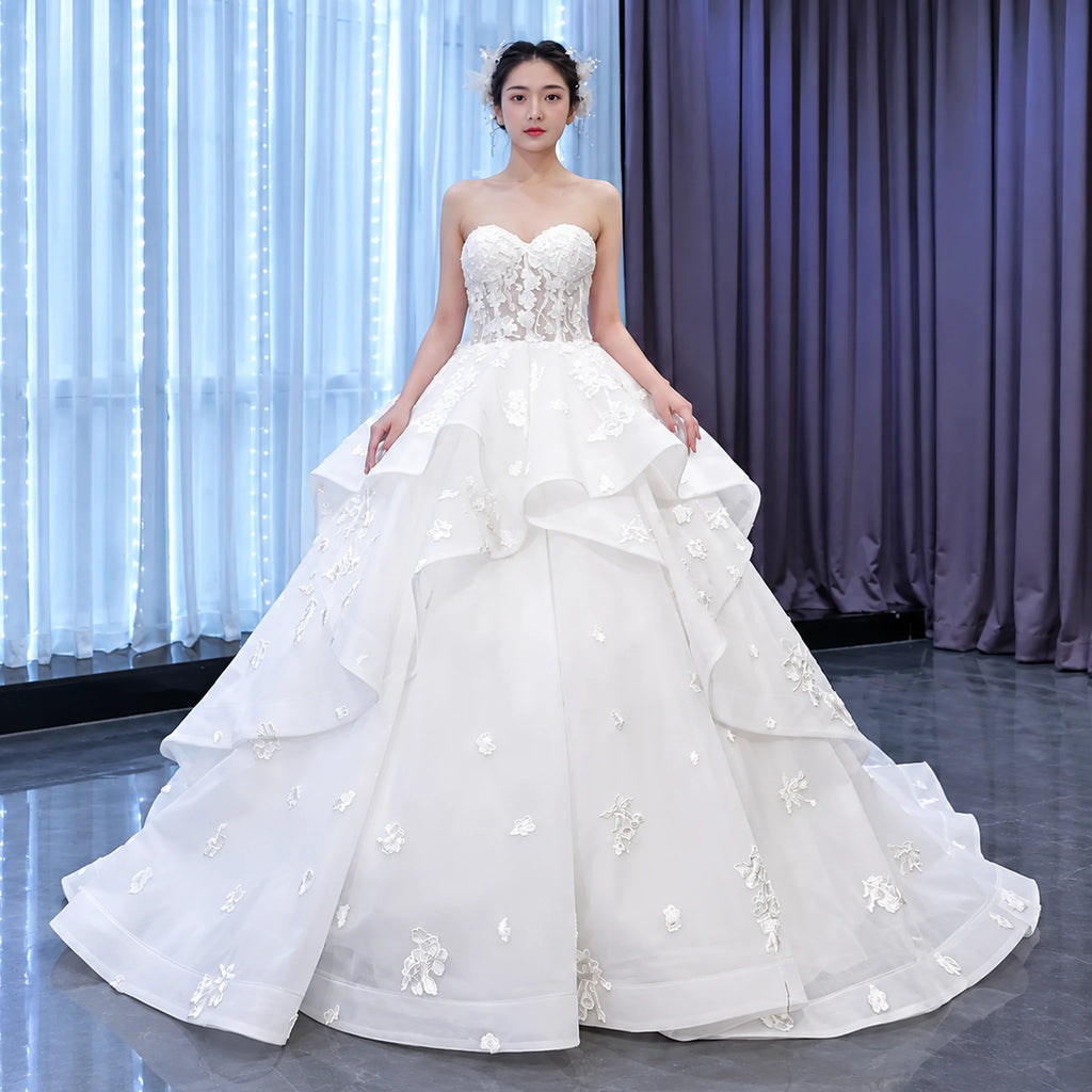 ChicSew Luxurious Sweetheart Lace Applique Ball Gown Wedding Dress