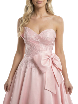 Modern Sweetheart Prom Dress Bow Detail Lace Satin Ball Gown Floor Length Formal Evening Gown