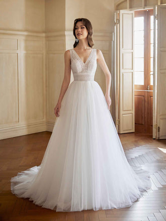 Elegant Open Back A-line  Maxi Long Lace Wedding Dresses Online