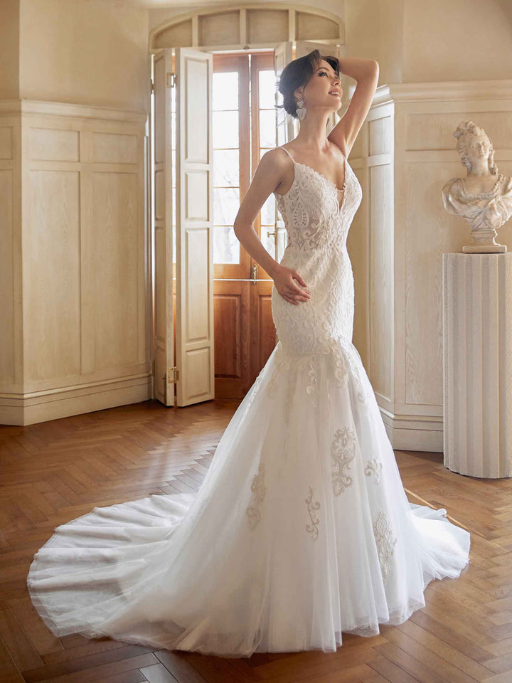 Sexy Mermaid Open Back V-neck Spaghetti Straps Maxi Long Lace Wedding Dresses Online