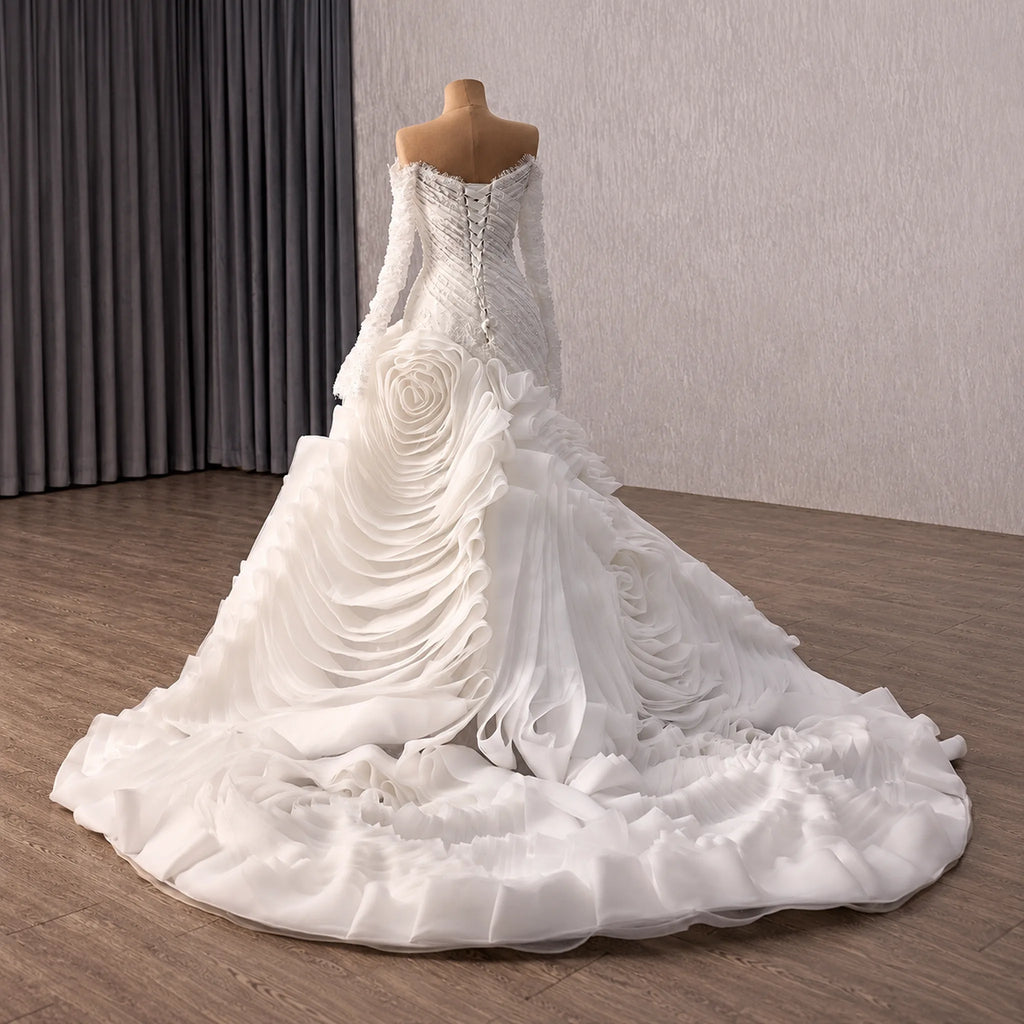 ChicSew Luxurious Ball Gown Wedding Dress With Lace Appliques