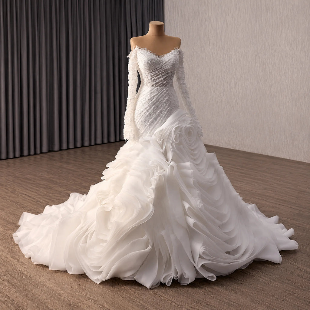 ChicSew Luxurious Ball Gown Wedding Dress With Lace Appliques
