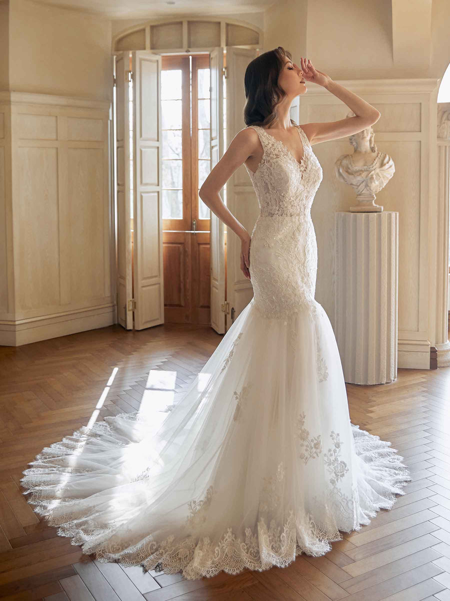 Elegant Mermaid V-neck Maxi Long Lace Dresses For Wedding Online