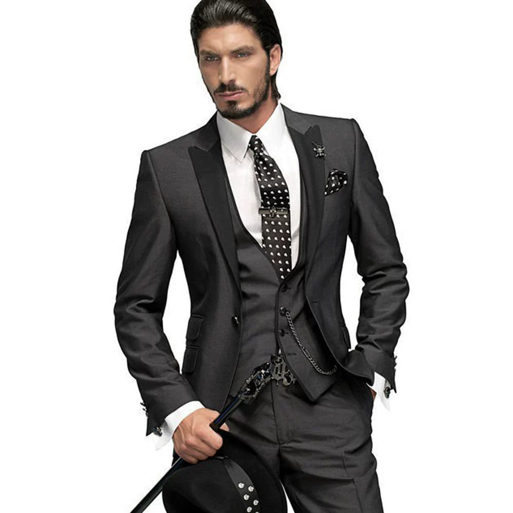 Elegant Classic 3 Piece Men's Suit with Regular Fit and Sophisticated Peak Lapel