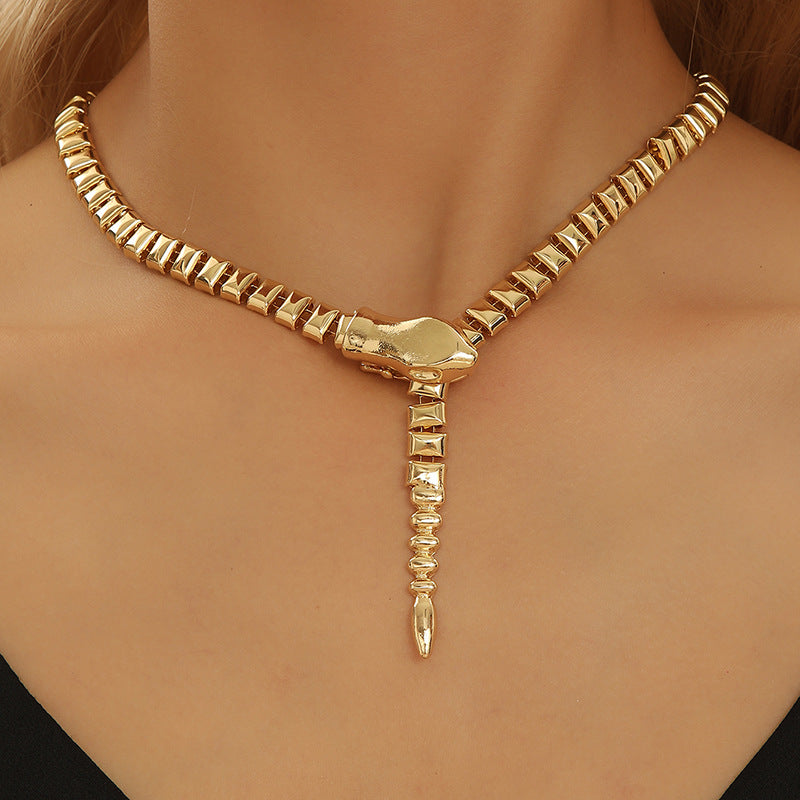 Snake Necklace Luxury Ladies Clavicle Chain Necklace CN50