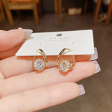 Golden Exquisite Zircon Ear Buckle