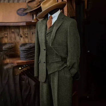 British Style Classic 3 Piece Men's Suit with Regular Fit and Sophisticated Peak Lapel