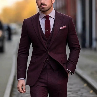 Elegant Classic 3 Piece Men's Suit with Regular Fit and Sophisticated Peak Lapel