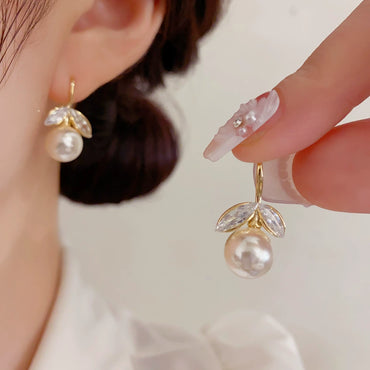 Elegant Gold Zircon Fish Tail Pearl Earrings