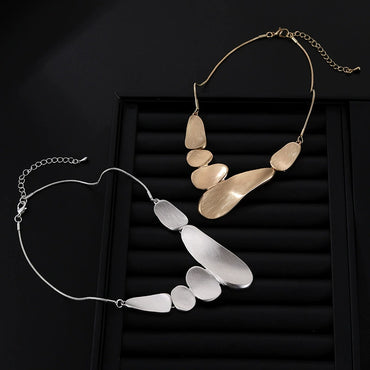 Geometric Brushed Short Chain Necklace