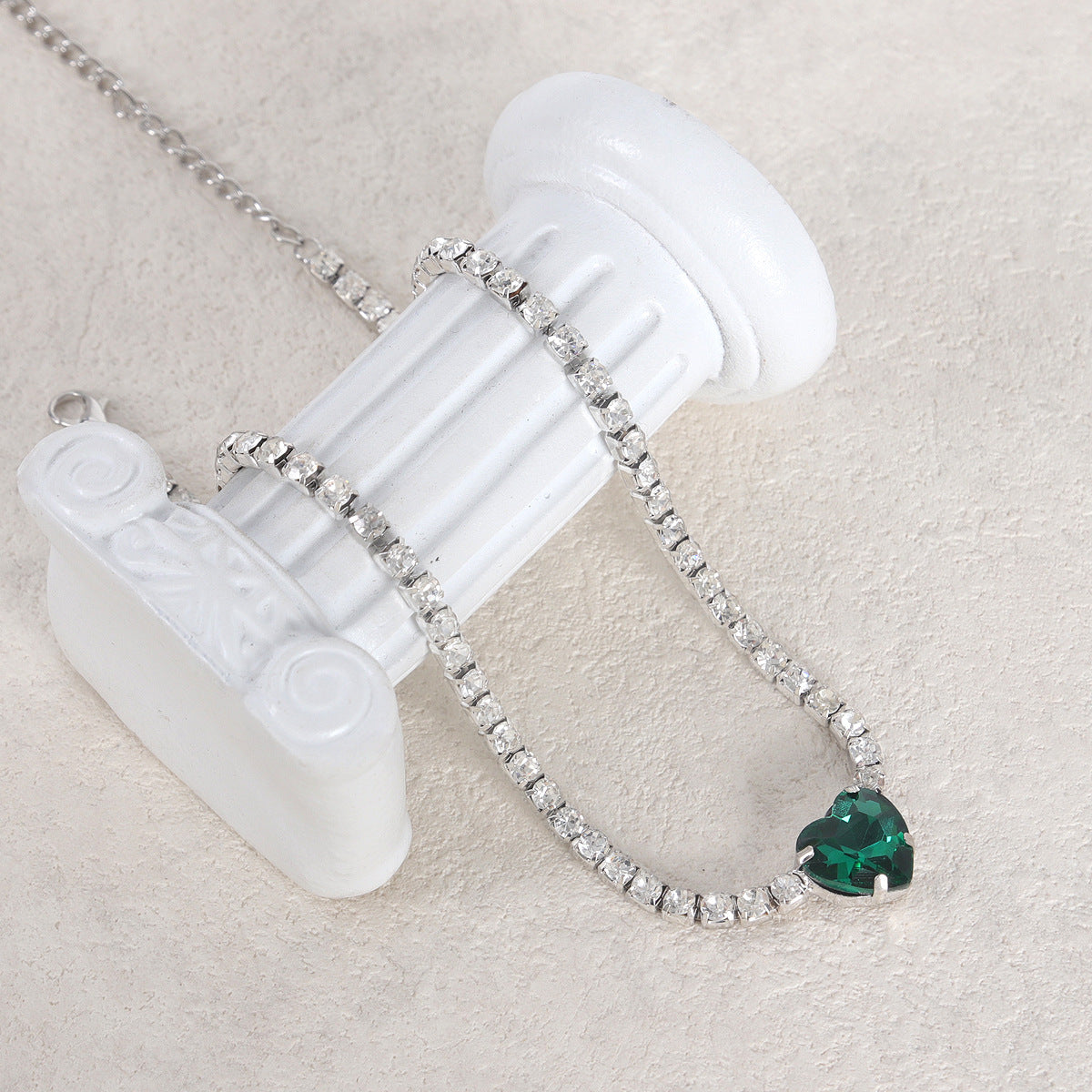 Luxury Emerald Love-shaped Necklace Clavicle Chain ins Necklace CN04