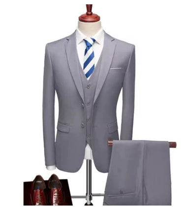 Classic 3 Piece Men's Suit with Regular Fit and Sophisticated Peak Lapel