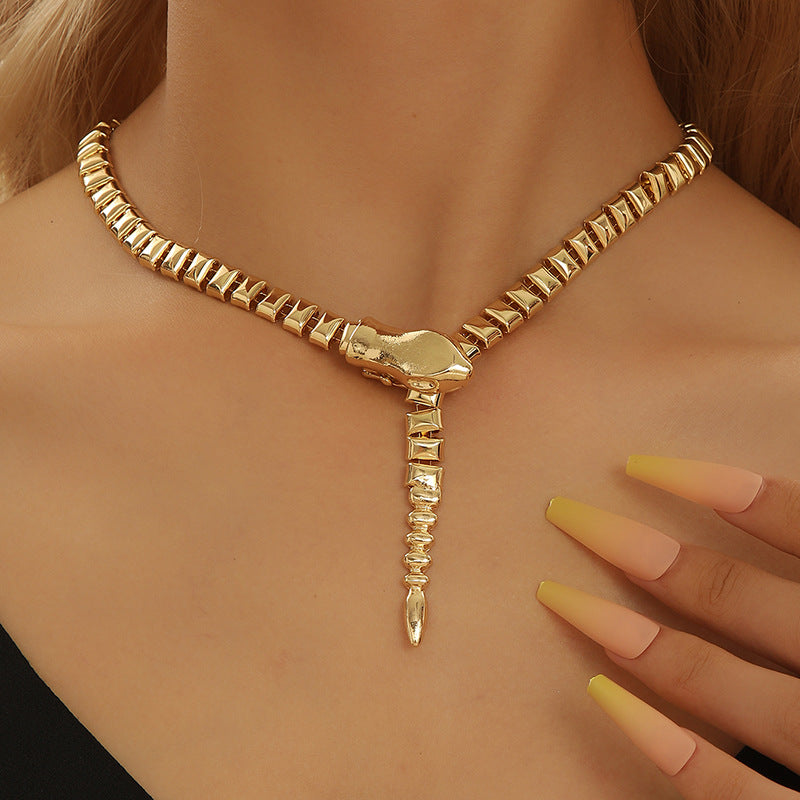Snake Necklace Luxury Ladies Clavicle Chain Necklace CN50