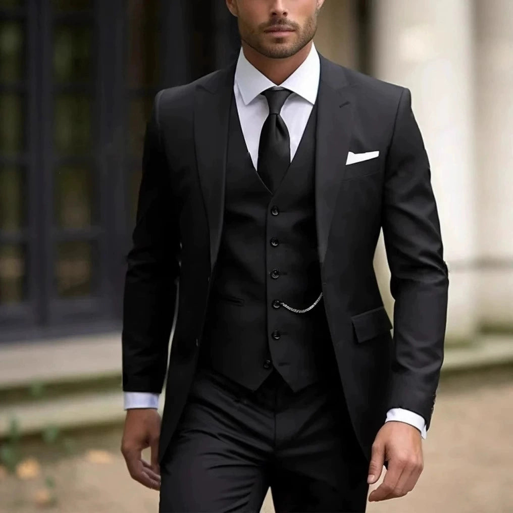 Elegant Classic 3 Piece Men's Suit with Regular Fit and Sophisticated Peak Lapel