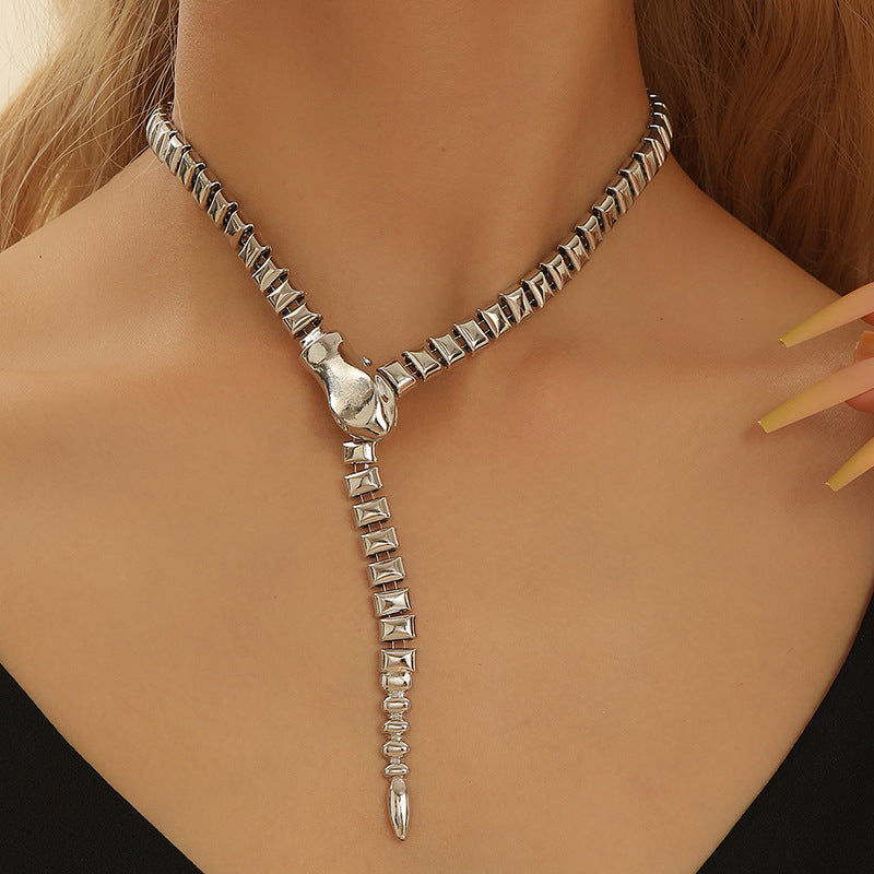 Snake Necklace Luxury Ladies Clavicle Chain Necklace CN50