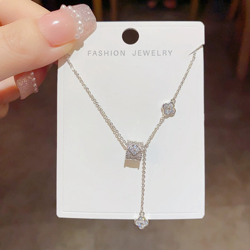 Sparkly Diamond Little Waist Leaf Flower Necklace Luxurious Collarbone Chain