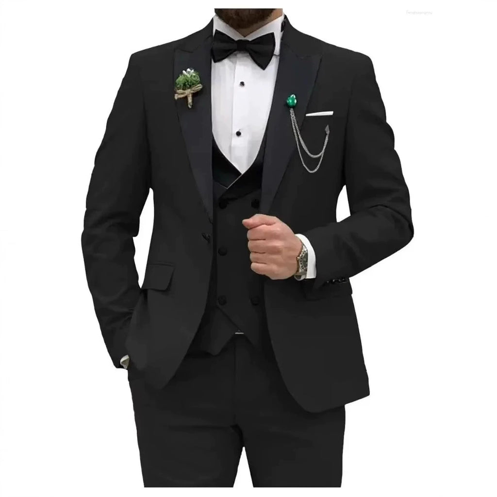 Classic 3 Piece Men's Suit with Regular Fit and Sophisticated Peak Lapel