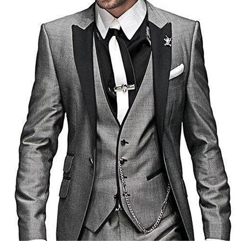 Elegant Classic 3 Piece Men's Suit with Regular Fit and Sophisticated Peak Lapel