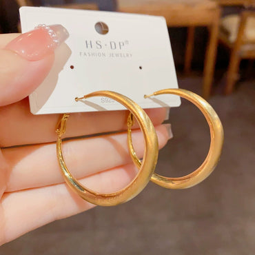 Elegant Simple Metal Circle Golden Earrings Design Earrings