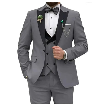 Classic 3 Piece Men's Suit with Regular Fit and Sophisticated Peak Lapel