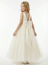 Cute Flower Girl Dress V-Neck A-Line Tulle Sleeveless Flowy Formal Event Gown