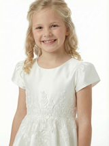 Elegant Flower Girl Dress Round Neck Puff Short Sleeve A-Line Satin Gown with Floral Embroidery